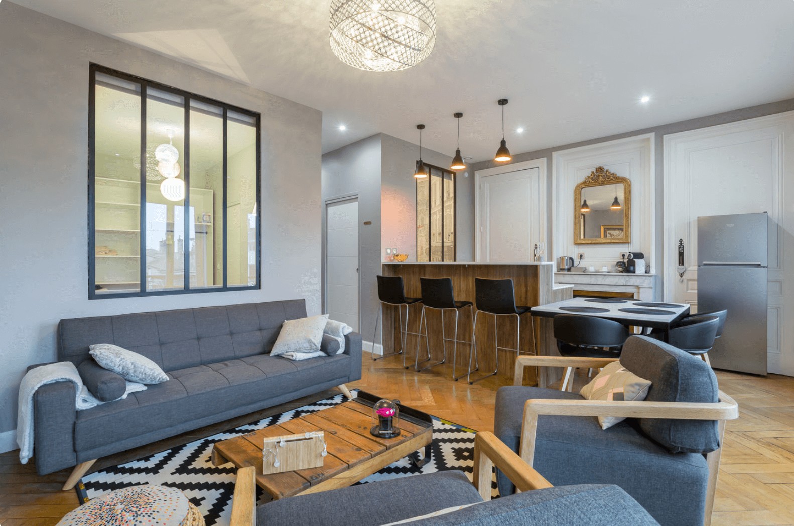 Appartement moderne et cosy dans les tons gris au coeur du Vieux Lyon 