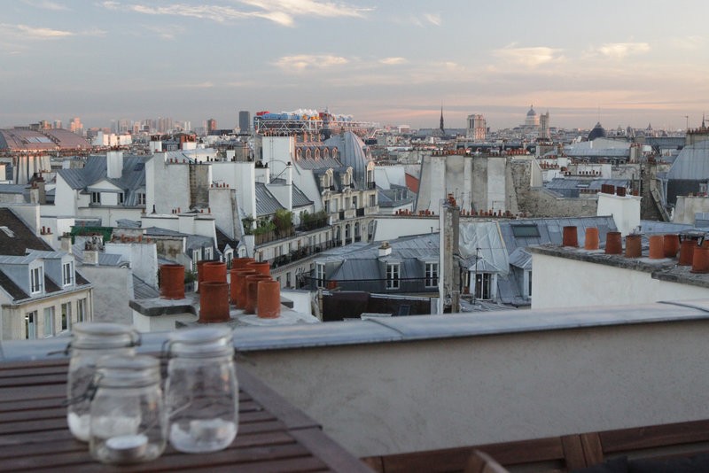 Pour vos réunions, choisissez ce magnifique rooftop avec vue sur les toits de Paris !