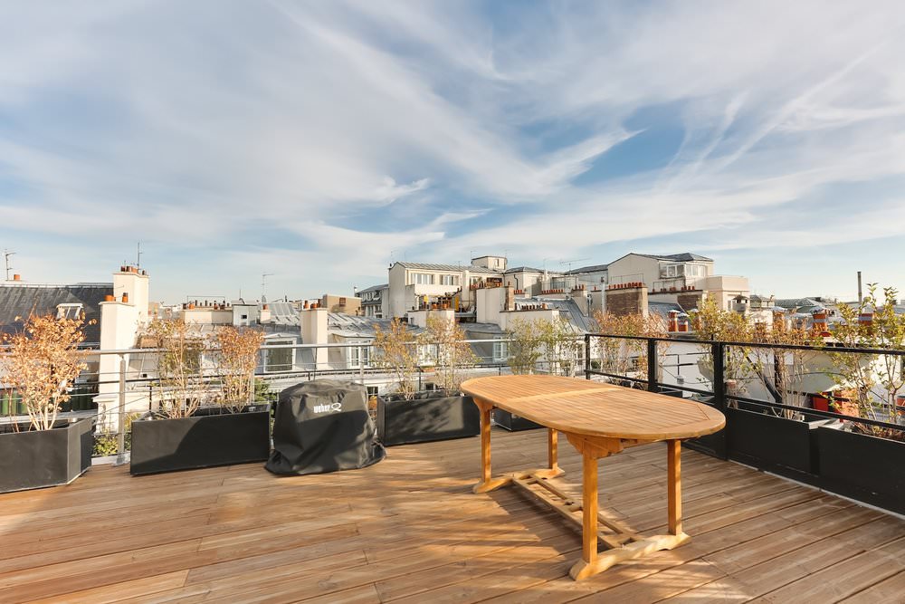 Un duplex avec vue à 360° sur les toits de Paris
