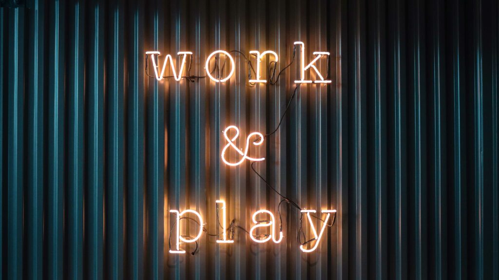 Panneau lumineux, néon "work and play"